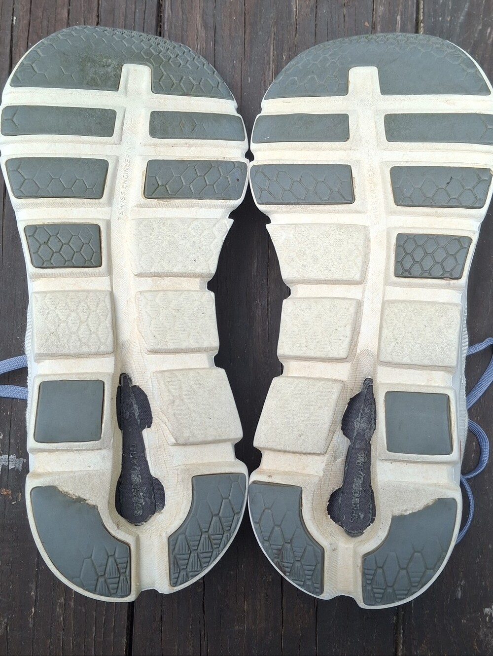 On Cloudrunner 2 Womens Size 9 - Picture 15 of 16